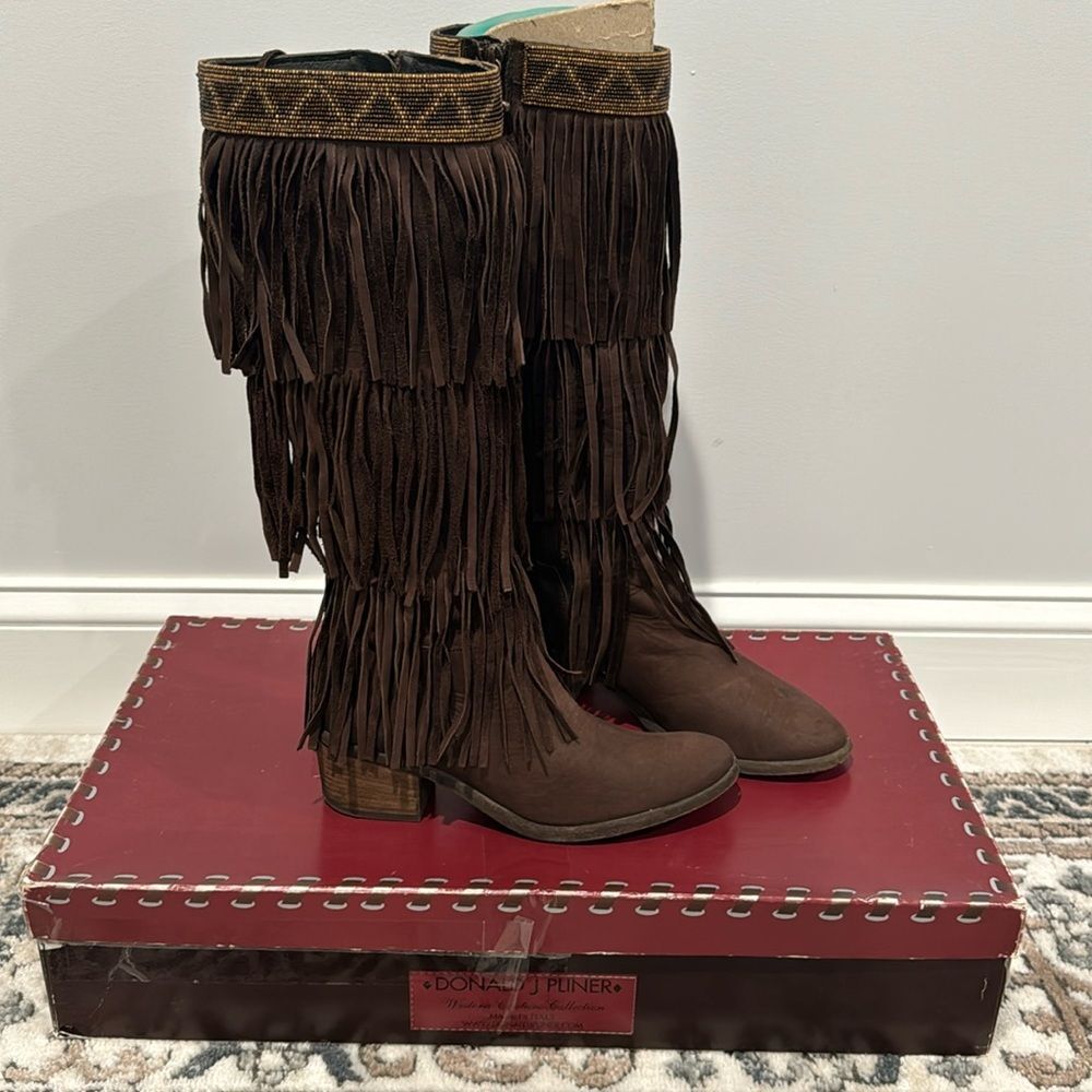 Donald Pliner Women’s Couture BrownSuede Fringe Boots Denise Knee High Beaded 7